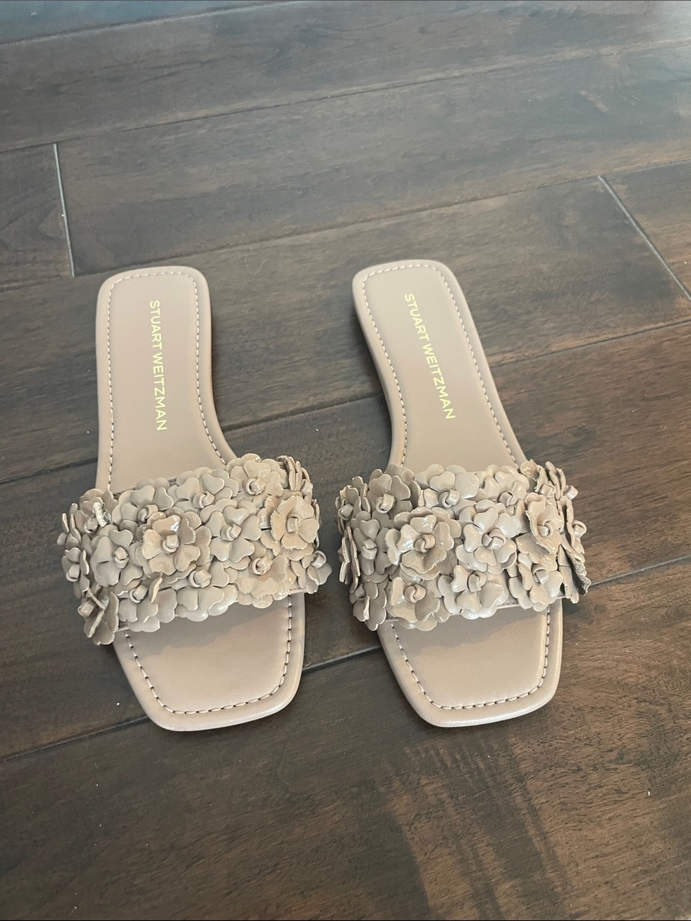 Stuart Weitzman nude sandals floral details sz7